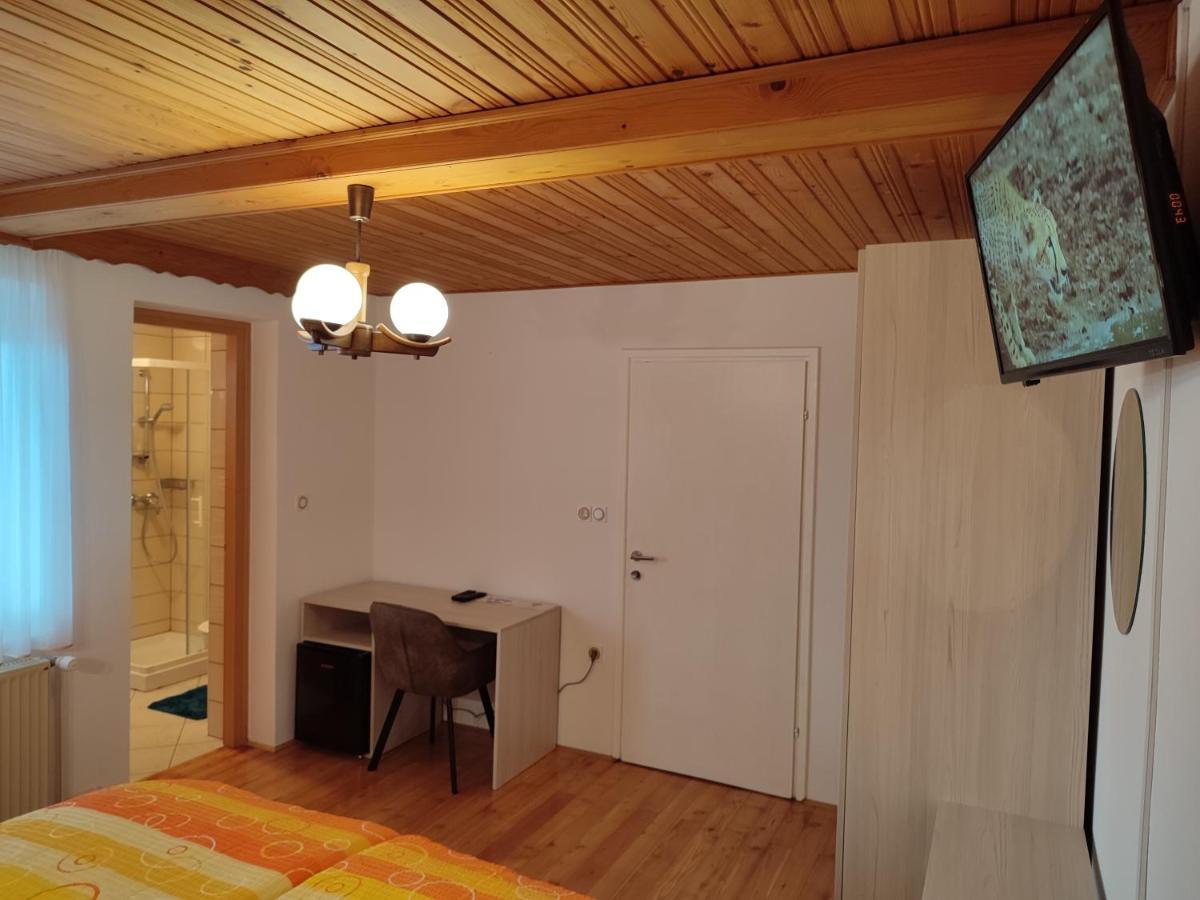 Gostilna Pension Blegos Poljane nad Škofjo Loko Extérieur photo