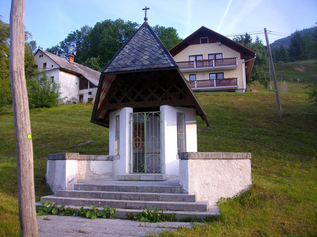 Gostilna Pension Blegos Poljane nad Škofjo Loko Extérieur photo