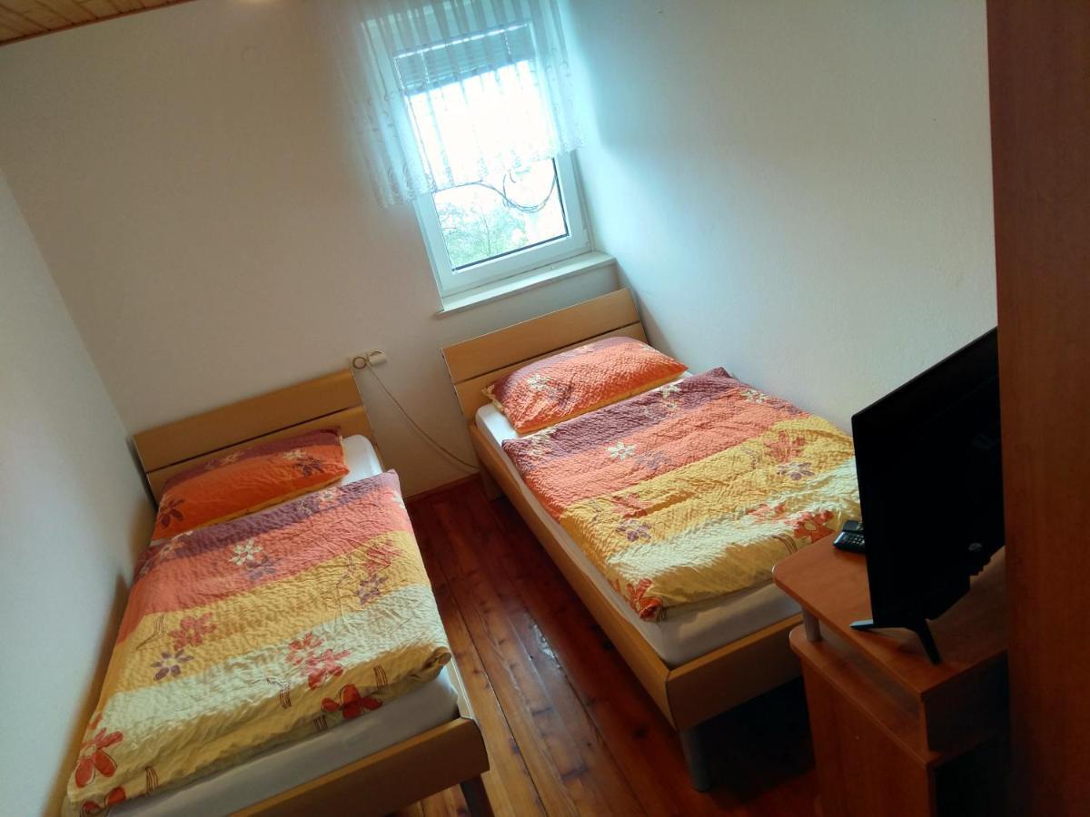 Gostilna Pension Blegos Poljane nad Škofjo Loko Extérieur photo