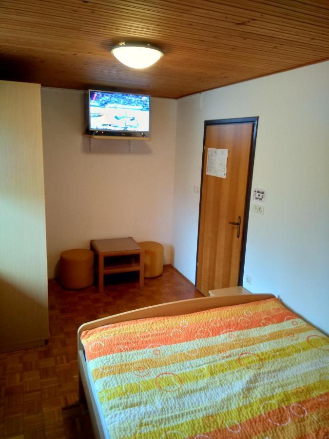 Gostilna Pension Blegos Poljane nad Škofjo Loko Extérieur photo