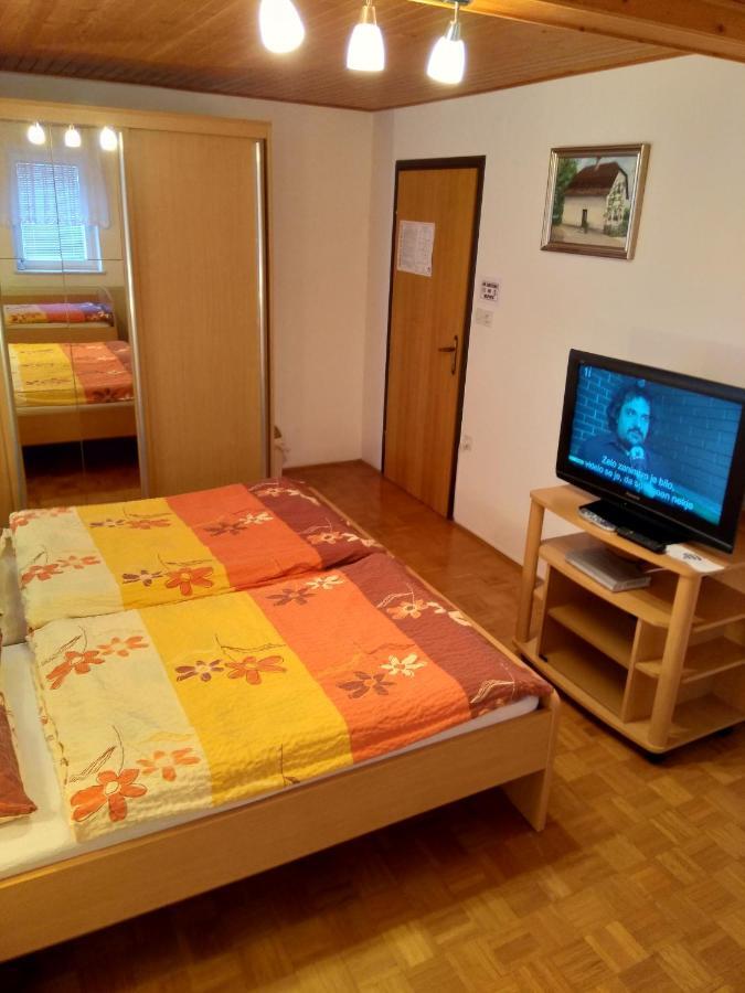 Gostilna Pension Blegos Poljane nad Škofjo Loko Extérieur photo